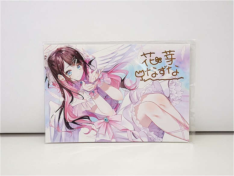 花芽なずな 3周年記念グッズ 箔押しサイン入り 複製ポストカード 花芽なずな 3周年記念グッズ 箔押しサイン入り 複製ポストカード