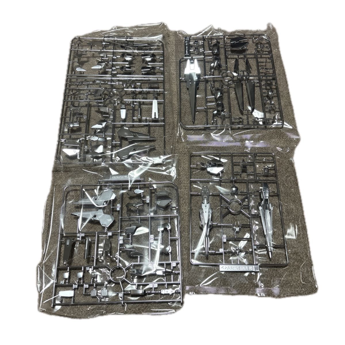 HG デルタザイン 機動戦士ガンダム 銀灰の幻影 HGUC 1/144 HG デルタザイン 機動戦士ガンダム 銀灰の幻影 HGUC 1/144
