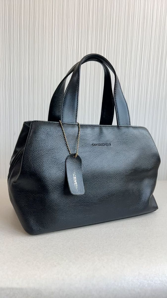 VAN VALENTINO ハンドバッグ 手提げバッグ 黒色