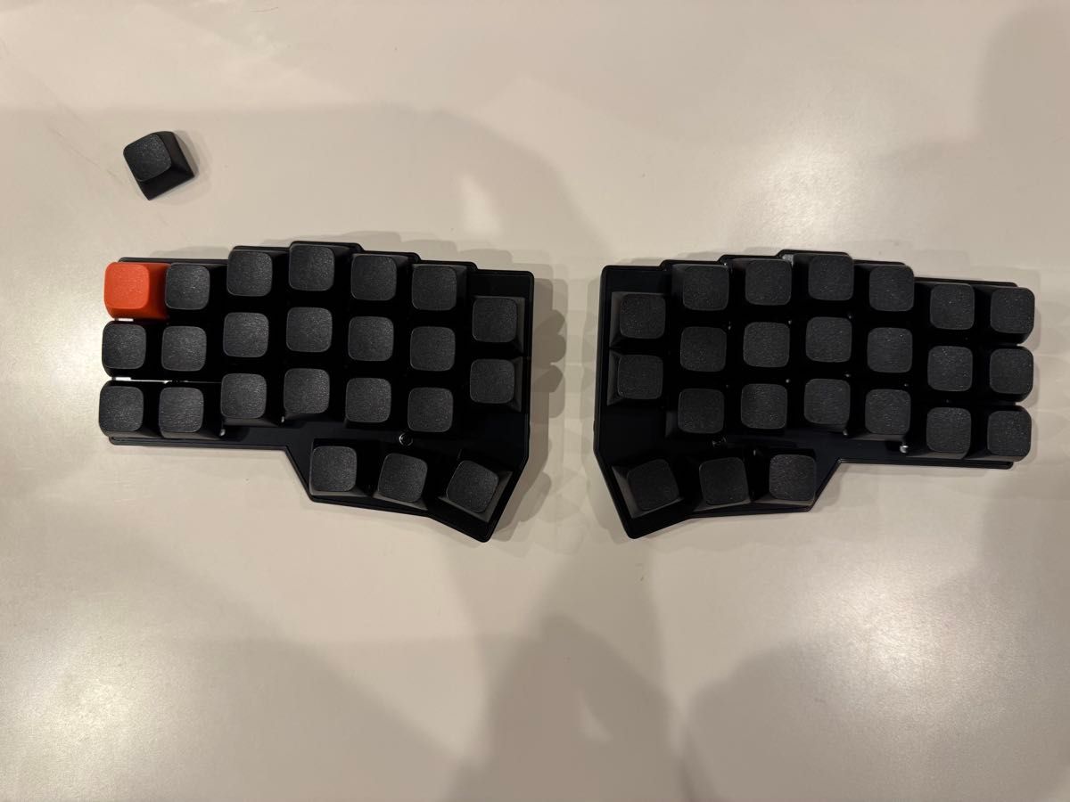 新品】corne v4 cherry 完成品 TRRSメタルケーブル付属 新品】corne v4 cherry 完成品 TRRSメタルケーブル付属