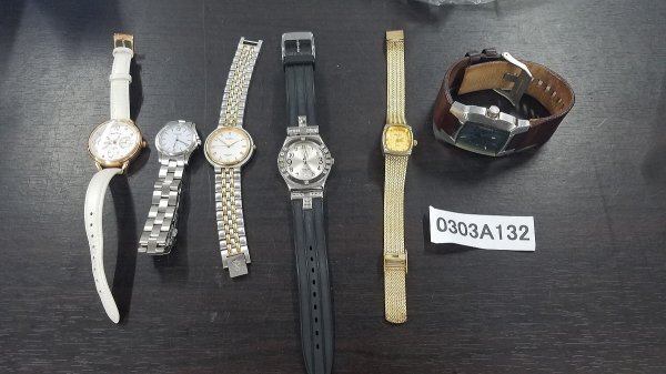 0303A132 ジャンク品 腕時計 おまとめ6点 klaeuse FUERZA など 0303A132 ジャンク品 腕時計 おまとめ6点 klaeuse FUERZA など
