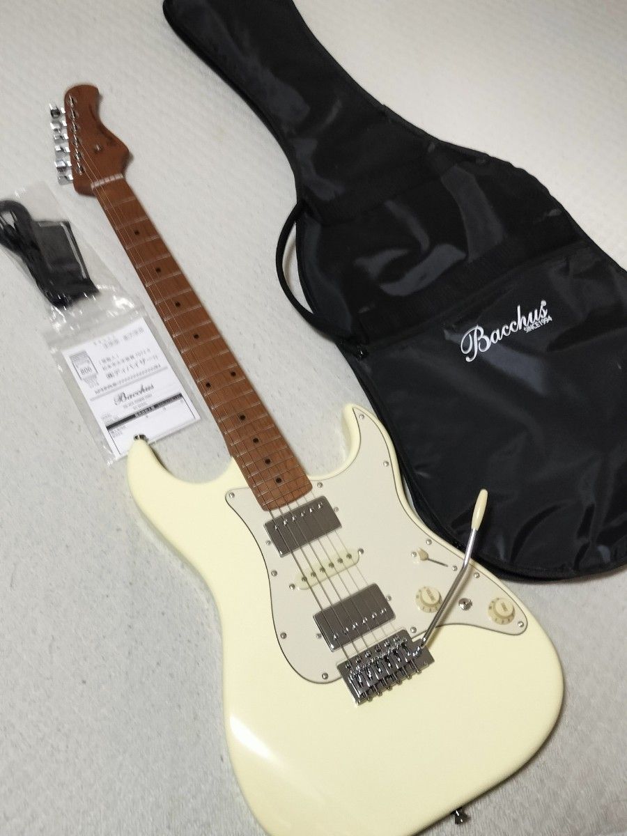 Bacchus バッカス ストラトキャスター HSH ケース 付き ほぼ新品 Bacchus バッカス ストラトキャスター HSH ケース 付き ほぼ新品
