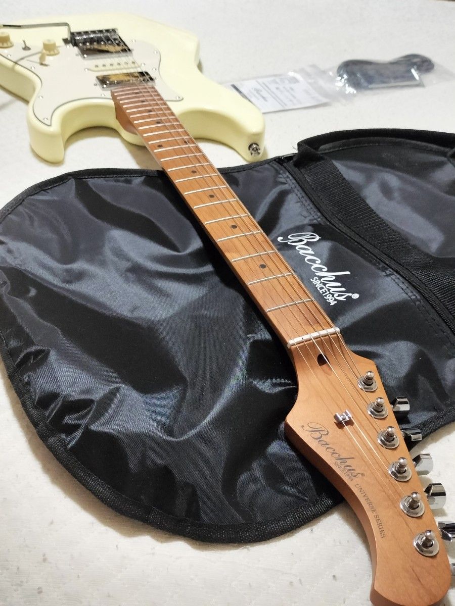 Bacchus バッカス ストラトキャスター HSH ケース 付き ほぼ新品 Bacchus バッカス ストラトキャスター HSH ケース 付き ほぼ新品
