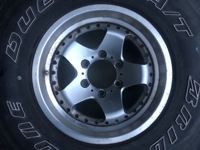 BERG SIV 8J +10 6H139.7社外アルミ 285/75R16ブリヂストンデューラー A/T694 5本 LAND CRUISERランクルプラドサーフパジェロサファリ FJ_画像6