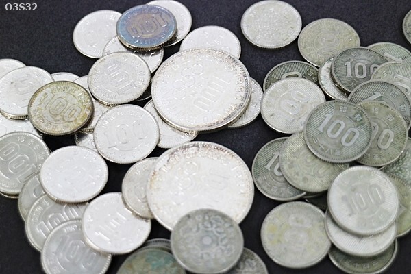 O3S32 古銭おまとめ 銀貨 100円銀貨 59枚 1000円銀貨 2枚 328g O3S32 古銭おまとめ 銀貨 100円銀貨 59枚 1000円銀貨 2枚 328g