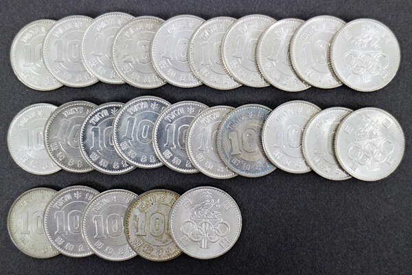 O3S32 古銭おまとめ 銀貨 100円銀貨 59枚 1000円銀貨 2枚 328g O3S32 古銭おまとめ 銀貨 100円銀貨 59枚 1000円銀貨 2枚 328g