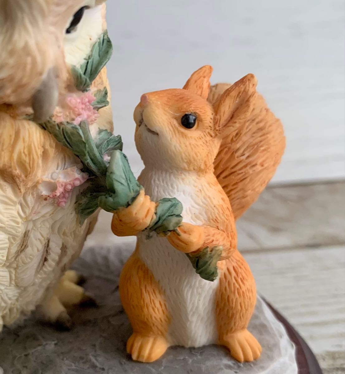 ベスウィック ピーターラビット フィギュリン ナトキン ブラウンじいさまとりすのナトキン 限定版 フィギュリン