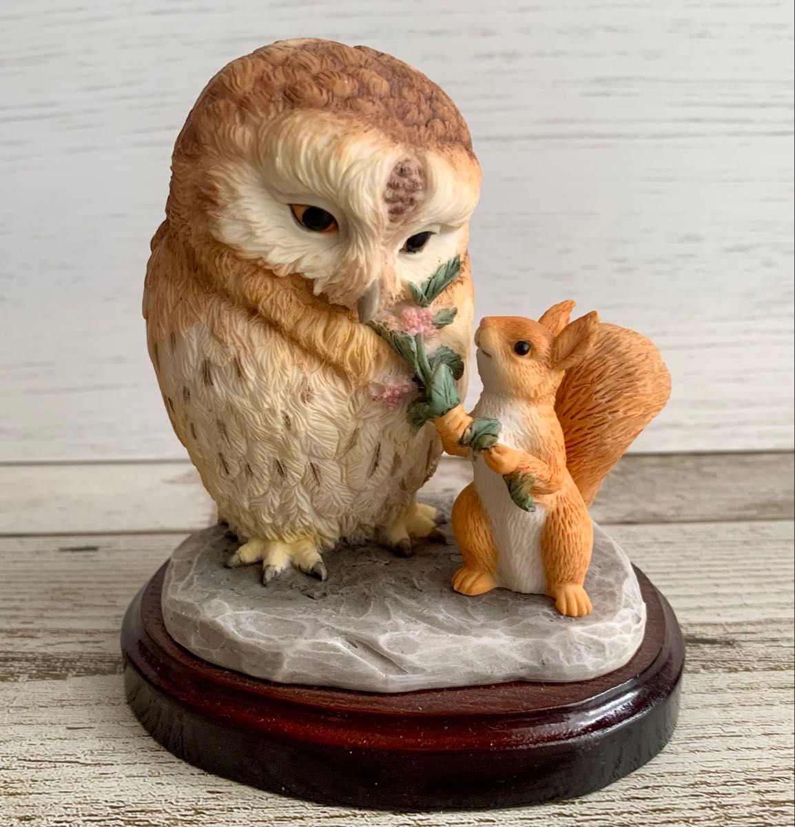 ベスウィック ピーターラビット フィギュリン ナトキン ブラウンじいさまとりすのナトキン 限定版 フィギュリン