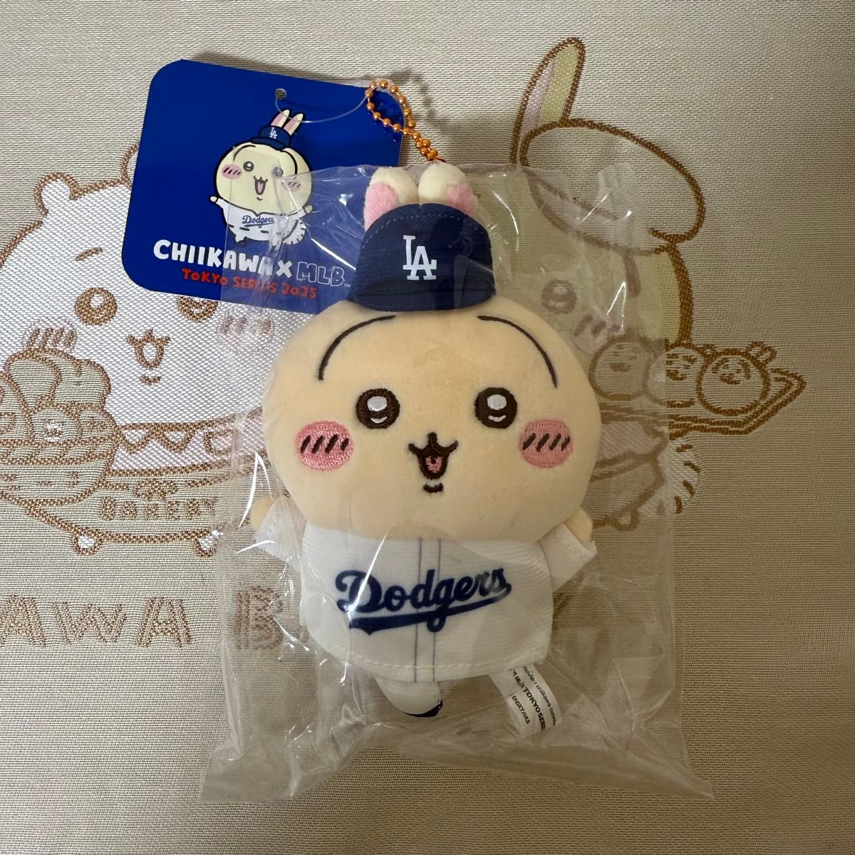 ちいかわ × MLB ドジャース マスコット ハチワレ うさぎ|Yahoo ちいかわ × MLB ドジャース マスコット ハチワレ うさぎ|Yahoo