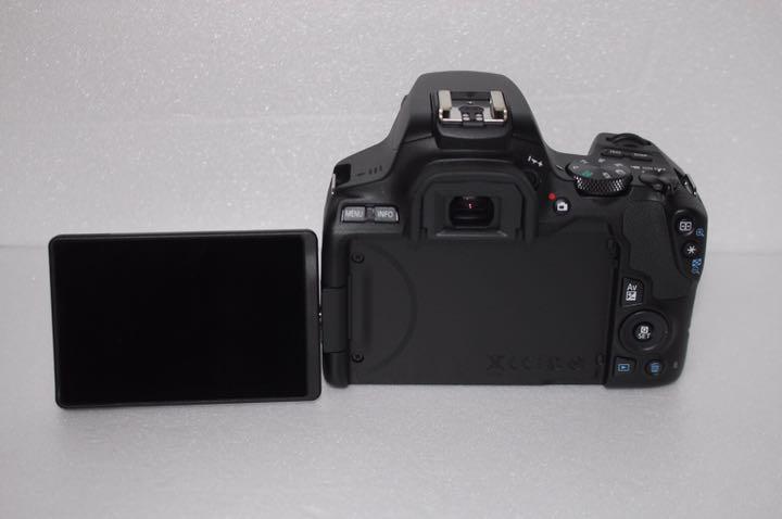 26000円 ☆Wi-Fi機能☆canon kiss x10☆標準&望遠ダブルレンズ 26000円 ☆Wi-Fi機能☆canon kiss x10☆標準&望遠ダブルレンズ
