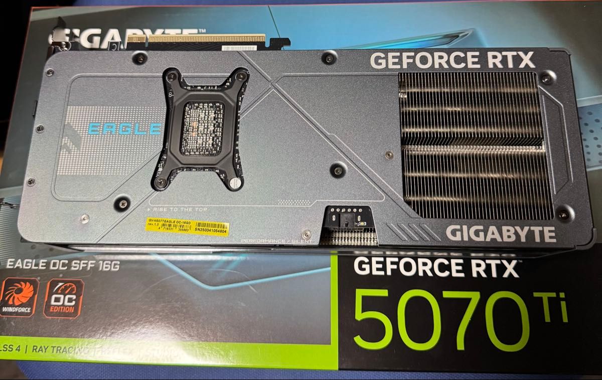 GIGABYTE GeForce RTX 5070 Ti Eagle OC SFF 16G グラフィックスカード