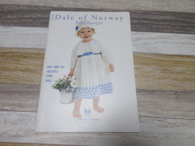 洋書　Dale of Norway Baby Designs　DALE BABY ULL FREESTYLE STORK SVALE_画像1