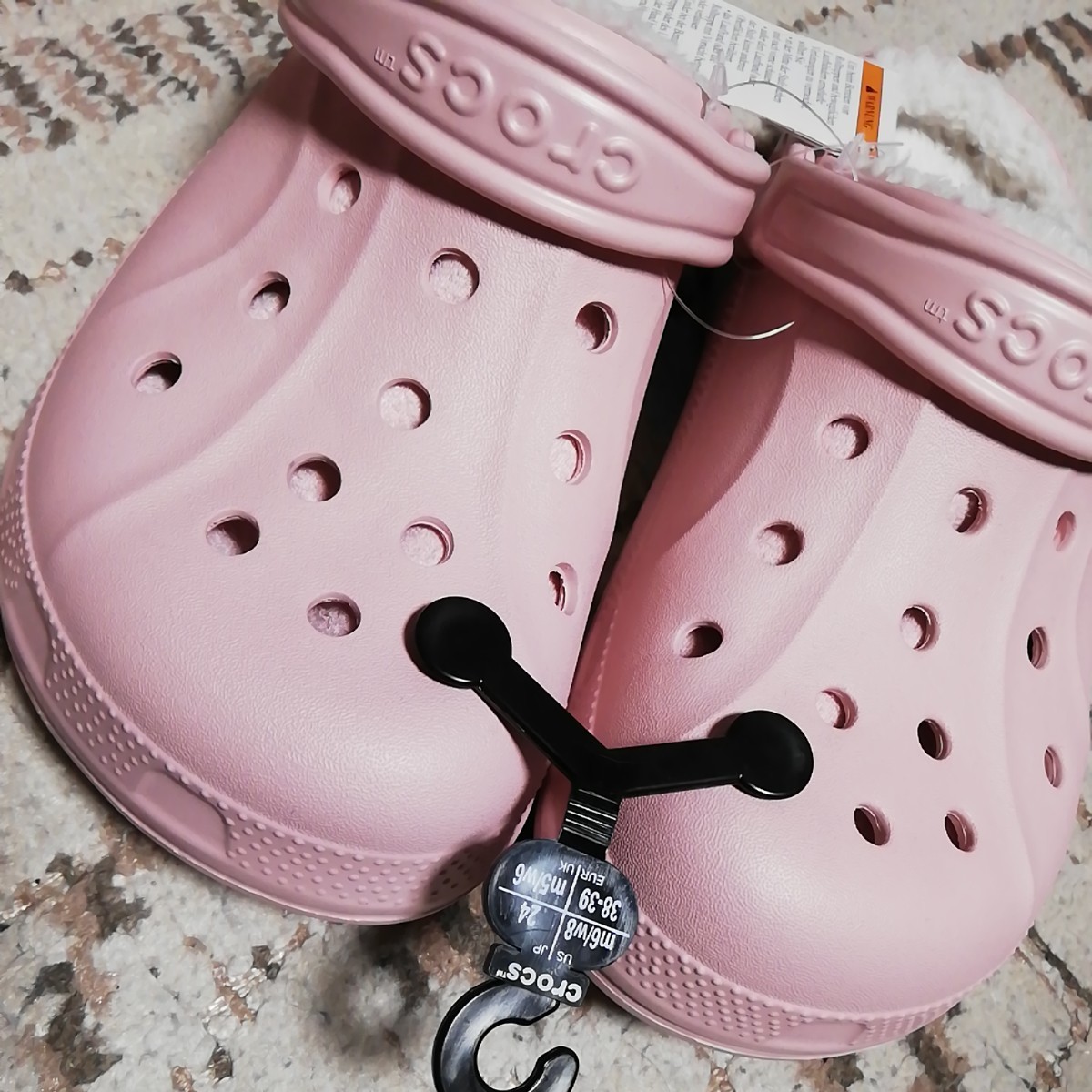 クロックス未使用ピンク系サイズ24センチ未使用crocsインナー付きサンダル格安