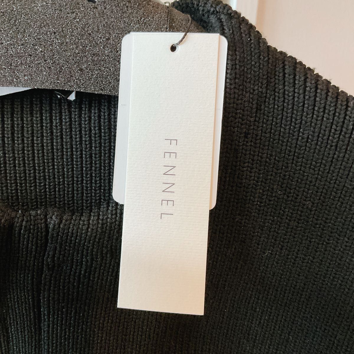 最終値下 新品未使用タグ付き FENNE ミドルゲージジップニット 最終値下 新品未使用タグ付き FENNE ミドルゲージジップニット