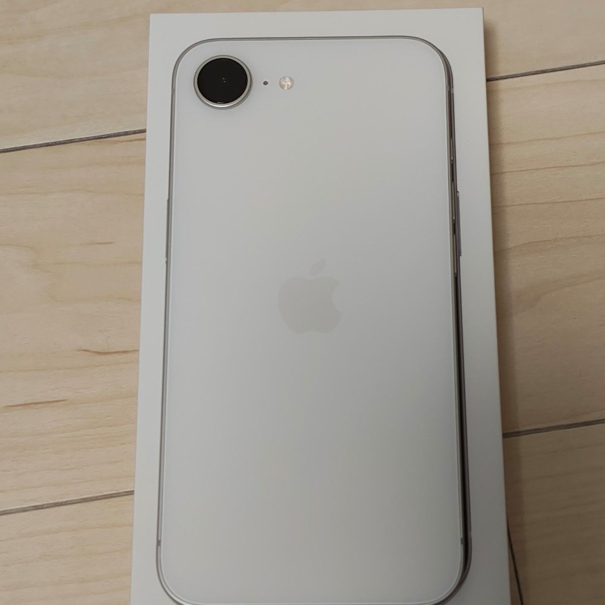 ほぼ未使用】iPhone16e ホワイト 128GB SIMフリー バッテリー100 ほぼ未使用】iPhone16e ホワイト 128GB SIMフリー バッテリー100