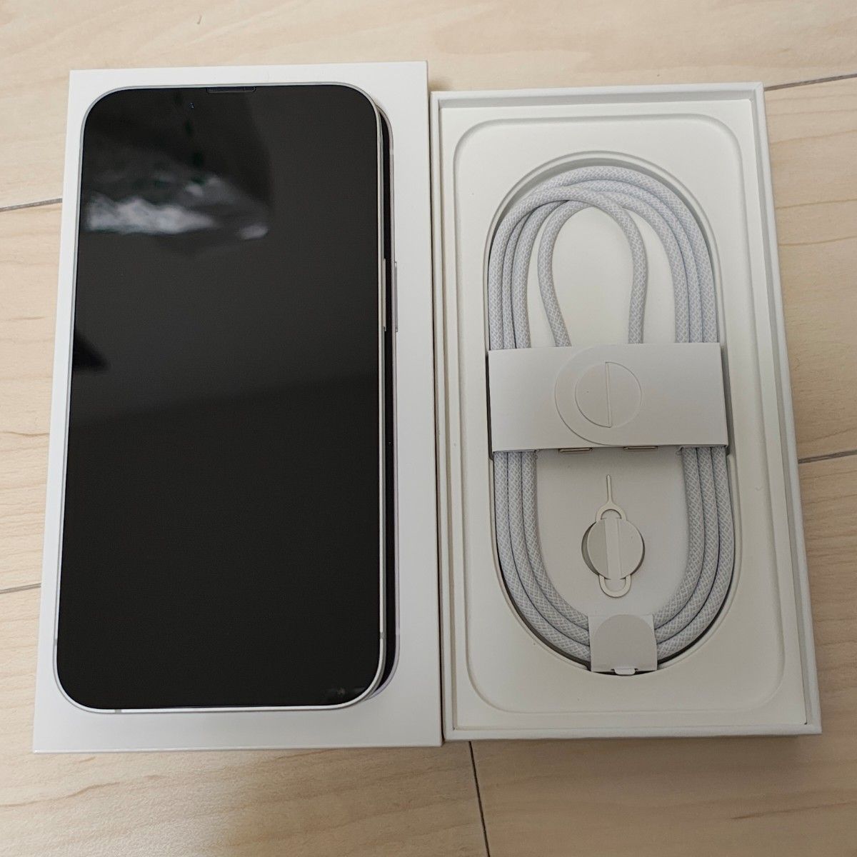 ほぼ未使用】iPhone16e ホワイト 128GB SIMフリー バッテリー100 ほぼ未使用】iPhone16e ホワイト 128GB SIMフリー バッテリー100