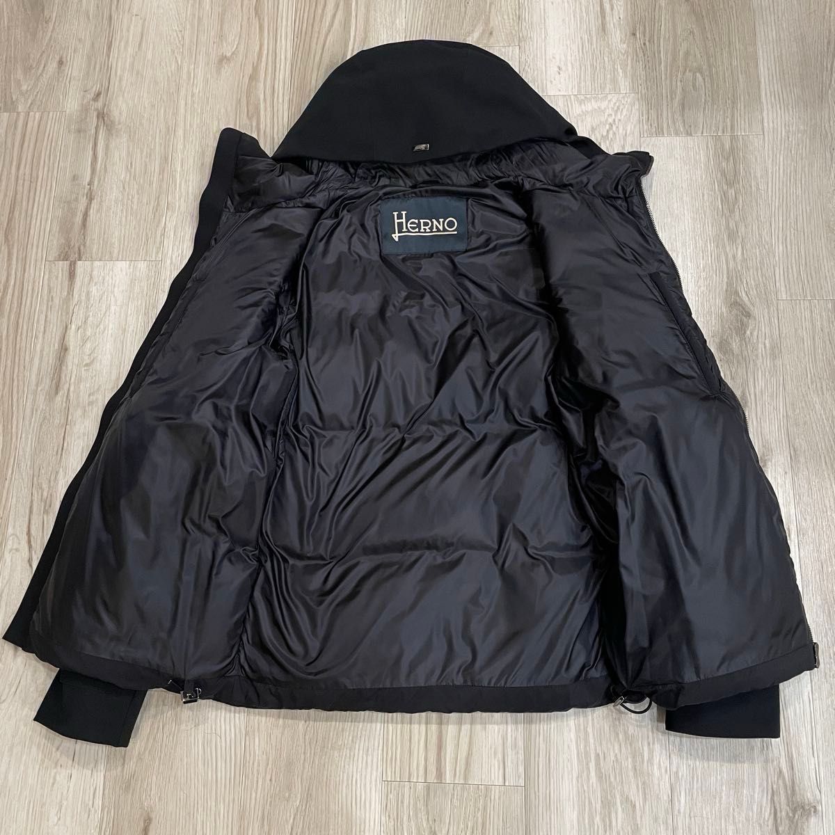 極美品 HERNO ヘルノ 異素材切替 ダウンジャケット ダウンコート 極美品 HERNO ヘルノ 異素材切替 ダウンジャケット ダウンコート