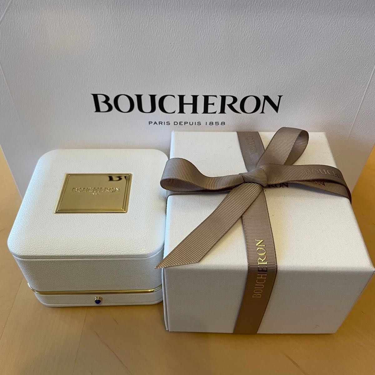 BOUCHERON ブシュロン ネックレスケース 空箱 紙袋 リボン 旧 BOUCHERON ブシュロン ネックレスケース 空箱 紙袋 リボン 旧
