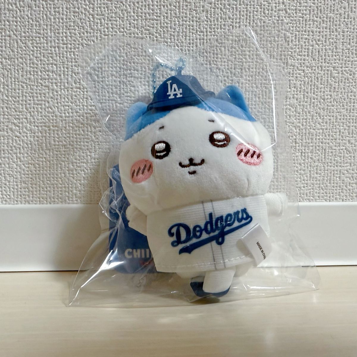 ちいかわ×MLB TOKYO SERIES マスコット ハチワレ（ドジャース