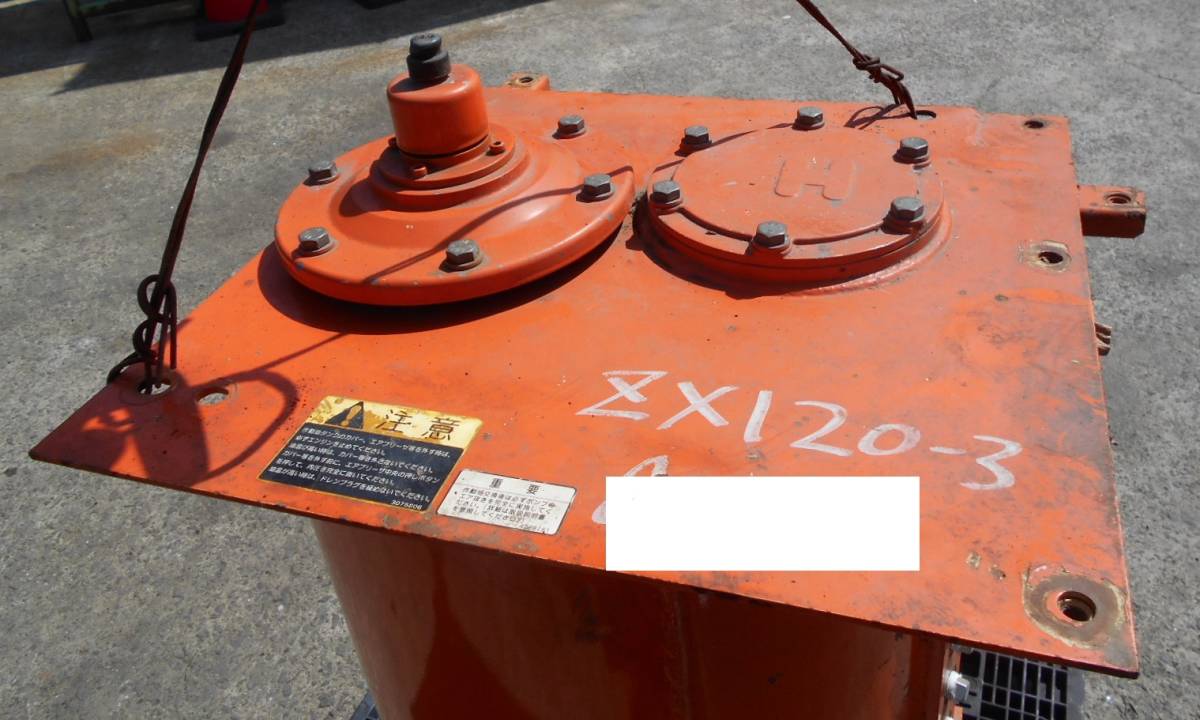 HITACHI　日立　ZX120-3　カバー　作動油タンク　オイルタンク　建設機械　建機　ユンボ　中古_画像2