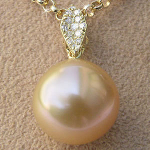 ペンダント 南洋真珠 ゴールドネックレス ダイヤモンド 白蝶（しろちょう）真珠