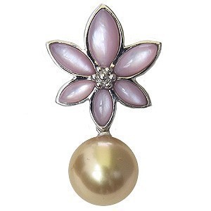 【期間限定特価】 ブローチ 花 ピンク貝 ゴールデンパール パー南洋白蝶真珠 真珠
