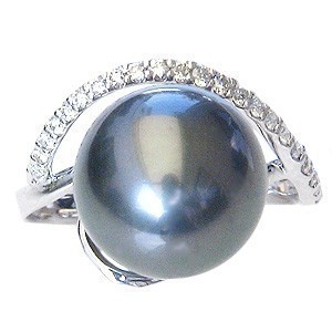 指輪 黒真珠K10ホワイトゴールド　ダイヤモンド 黒蝶（くろちょう）真珠