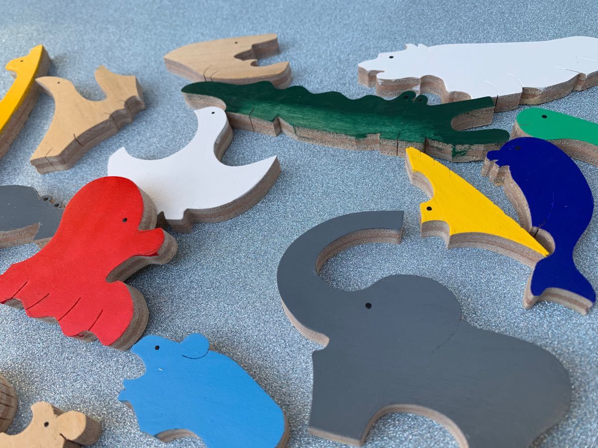 木のパズル「プールの動物たち」/動物が立ちます！　知育玩具　木製 恐竜 手作り　パズル　組み木　動物パズル