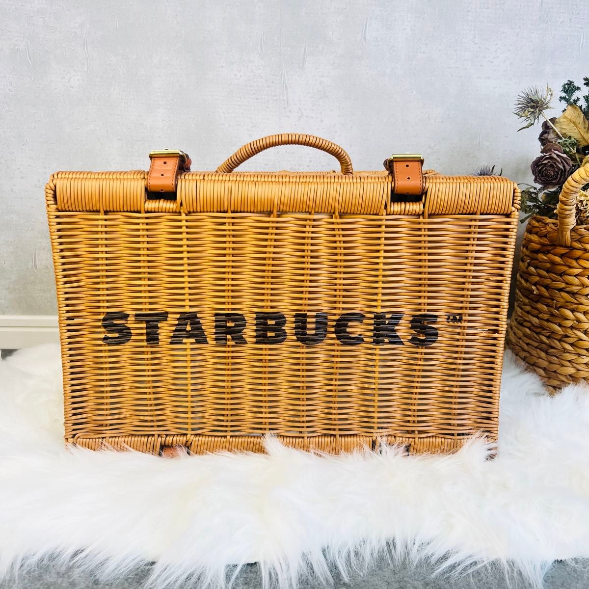 新品未使用品 韓国限定 STARBUCKS ピクニックバスケット スタバ 新品未使用品 韓国限定 STARBUCKS ピクニックバスケット スタバ