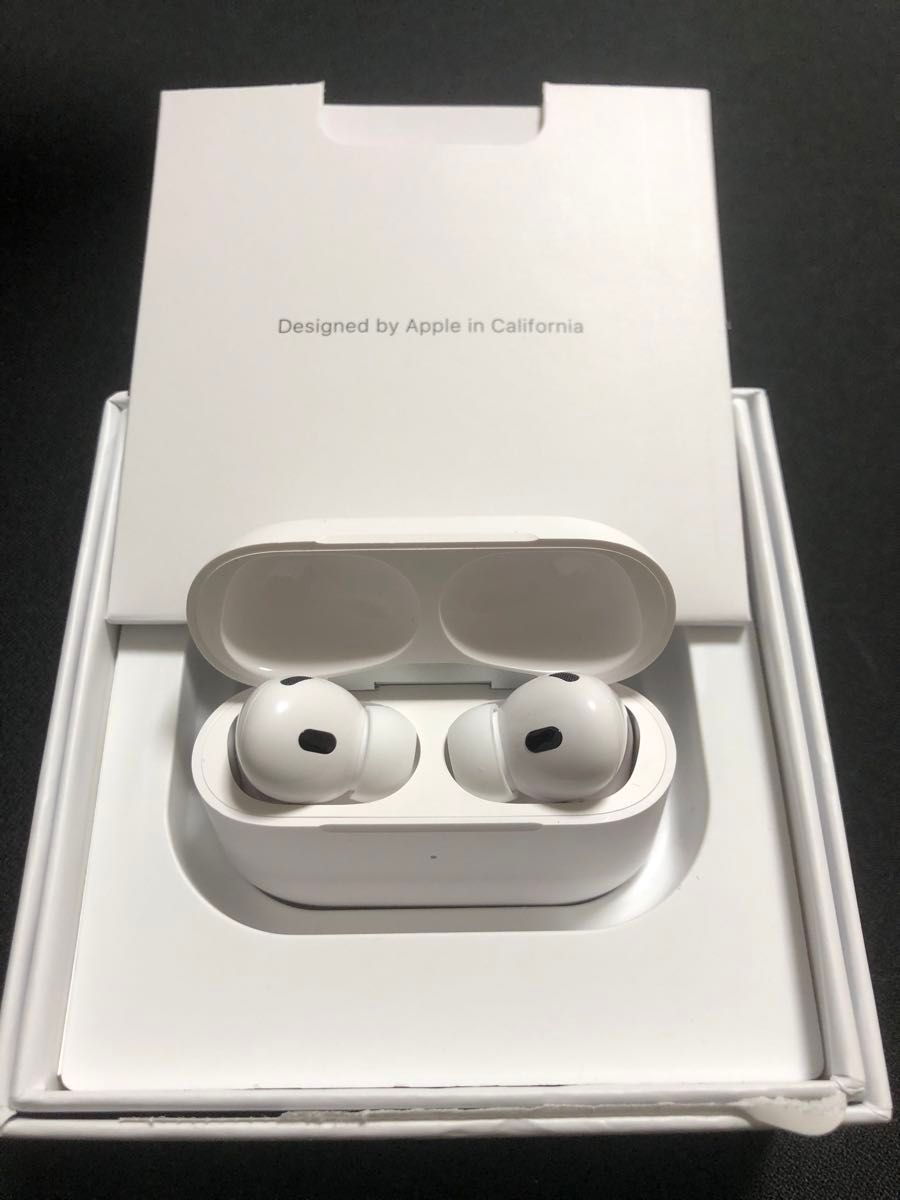 Apple AirPods Pro(第2世代)ホワイト 本体 充電ケース付き イヤホン Apple AirPods Pro(第2世代)ホワイト 本体 充電ケース付き イヤホン