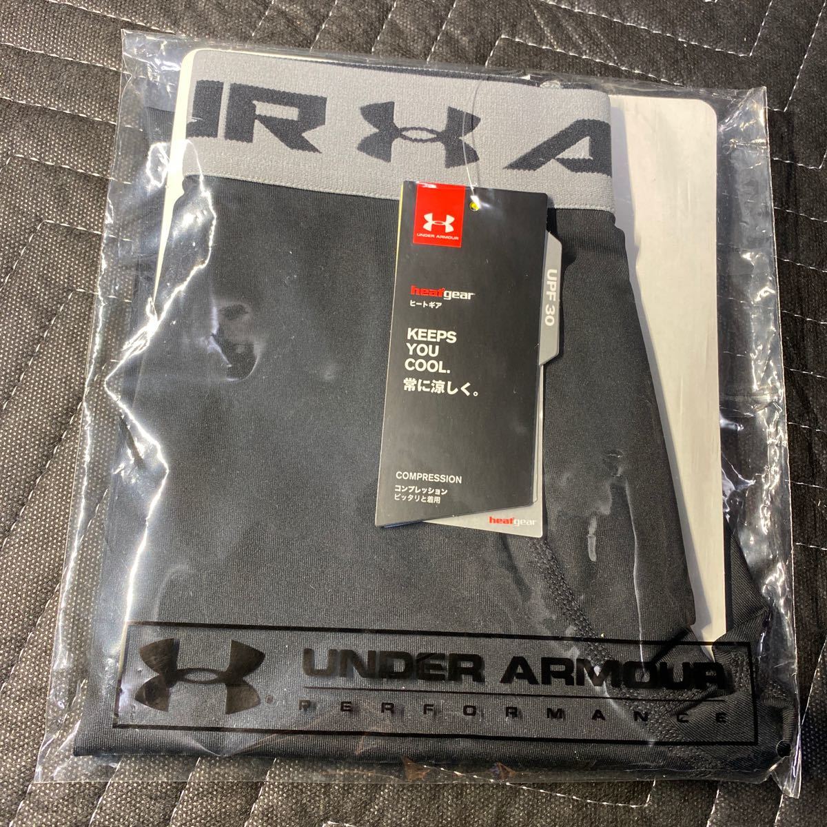 新品未使用■UNDER ARMOUR■アンダーアーマー■ヒートギア■インナーパンツ 7部丈タイツ スパッツ■サイズSM■コンプレッション ブラック_画像2