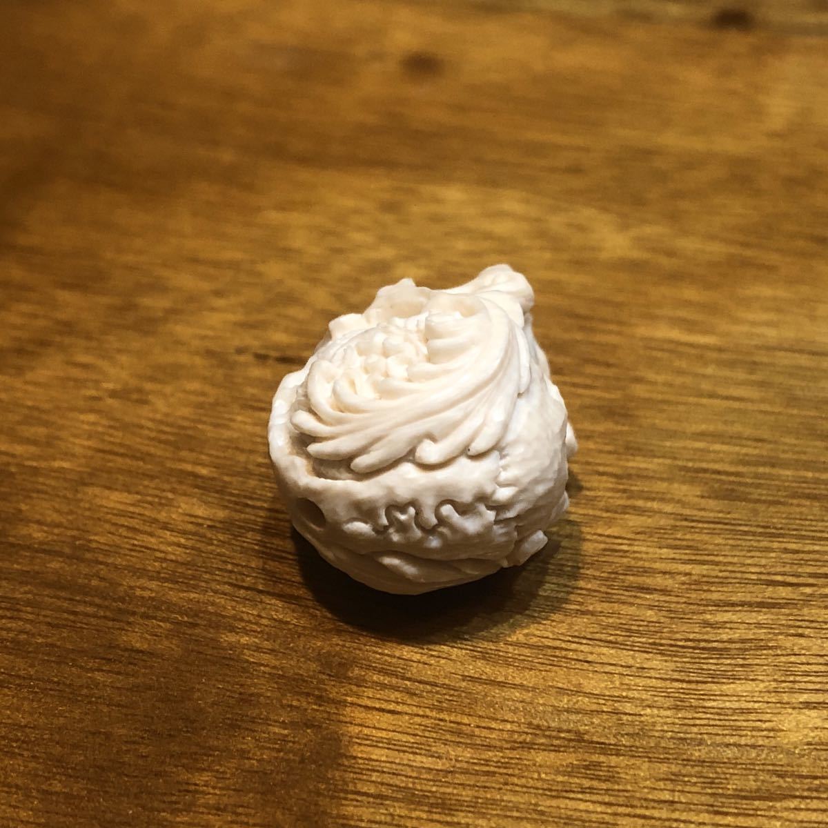 新年セール☆畫骨CARVEX☆手彫り 唐草和柄 髑髏根付 小手さん作