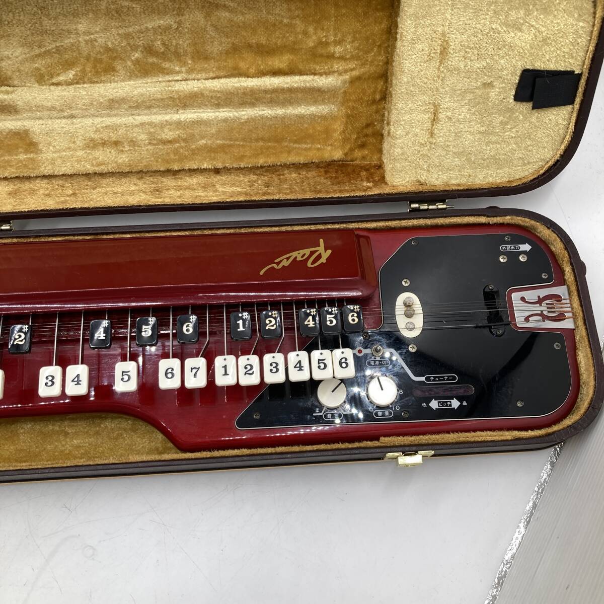 中古】 SUZUKI/鈴木楽器 電気大正琴「蘭」和楽器 音は鳴ります 中古】 SUZUKI/鈴木楽器 電気大正琴「蘭」和楽器 音は鳴ります