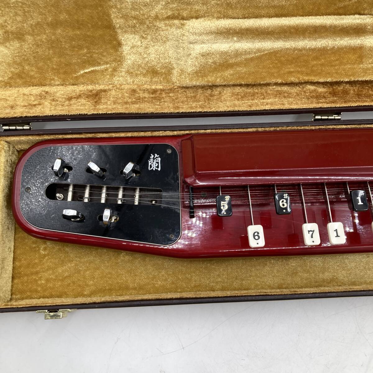 中古】 SUZUKI/鈴木楽器 電気大正琴「蘭」和楽器 音は鳴ります 中古】 SUZUKI/鈴木楽器 電気大正琴「蘭」和楽器 音は鳴ります