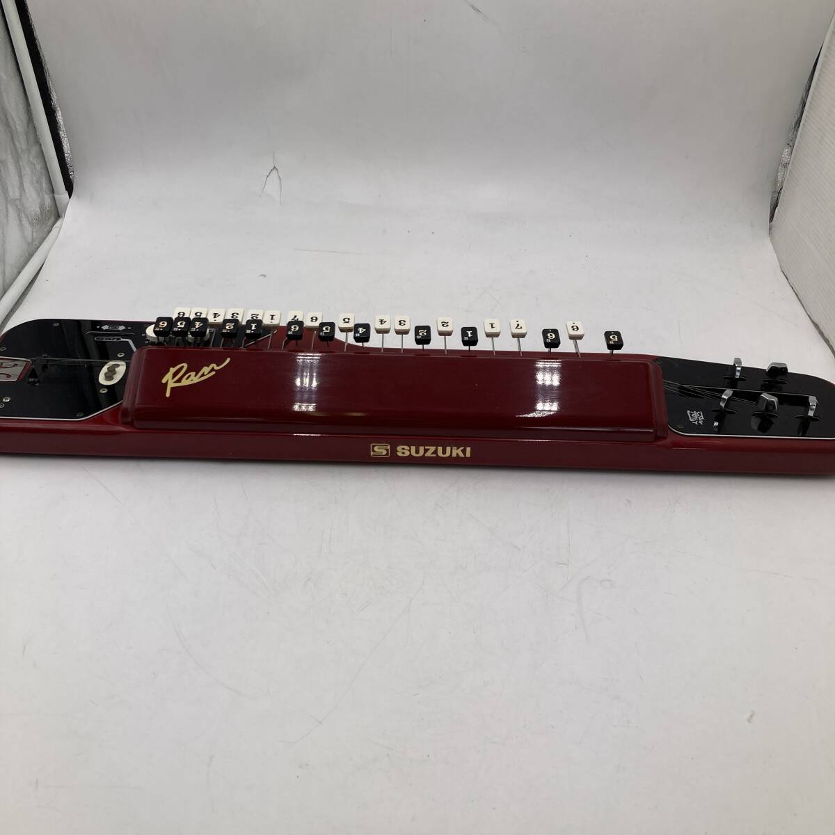 中古】 SUZUKI/鈴木楽器 電気大正琴「蘭」和楽器 音は鳴ります 中古】 SUZUKI/鈴木楽器 電気大正琴「蘭」和楽器 音は鳴ります