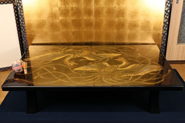 BJ175 極上輪島塗 森下弘堂刀 細密沈金蒔絵 鳳凰の図 座卓 BJ175 極上輪島塗 森下弘堂刀 細密沈金蒔絵 鳳凰の図 座卓