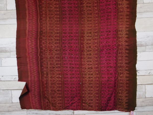 タイ　マッドミー シルクオールドクロス全NO.50 82x162cm 緑赤　模様シルク細い絹糸　美しい　ｍａｄｍｅｅ　ｐａｓｈｉｎ　パ　シン_画像3