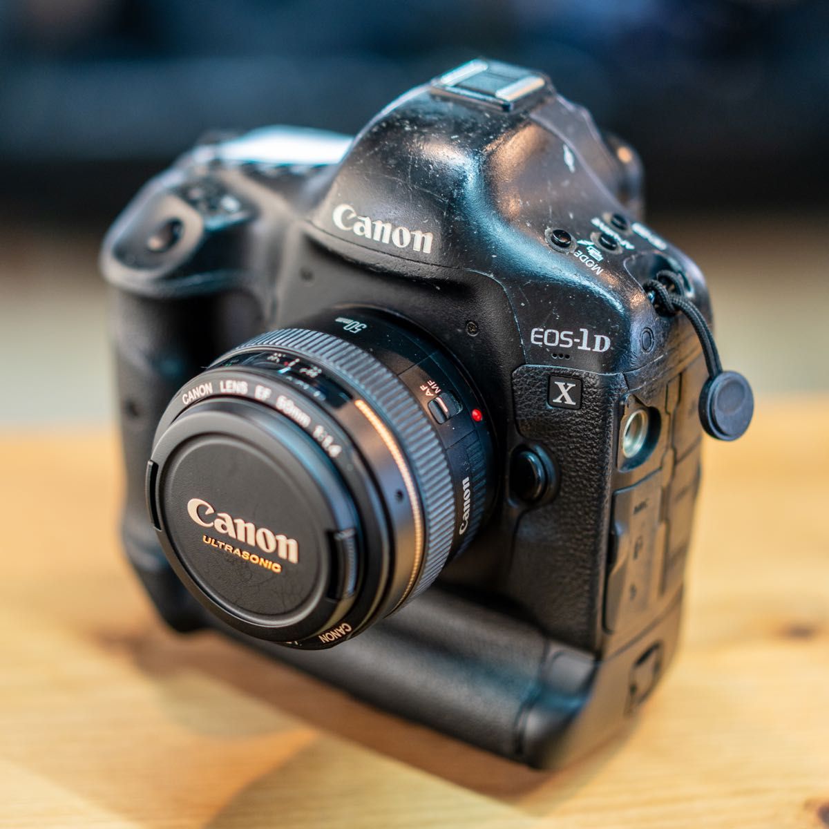 実働品 Canon EOS 1DX ボディ デジタル一眼レフカメラ キャノン 実働品 Canon EOS 1DX ボディ デジタル一眼レフカメラ キャノン