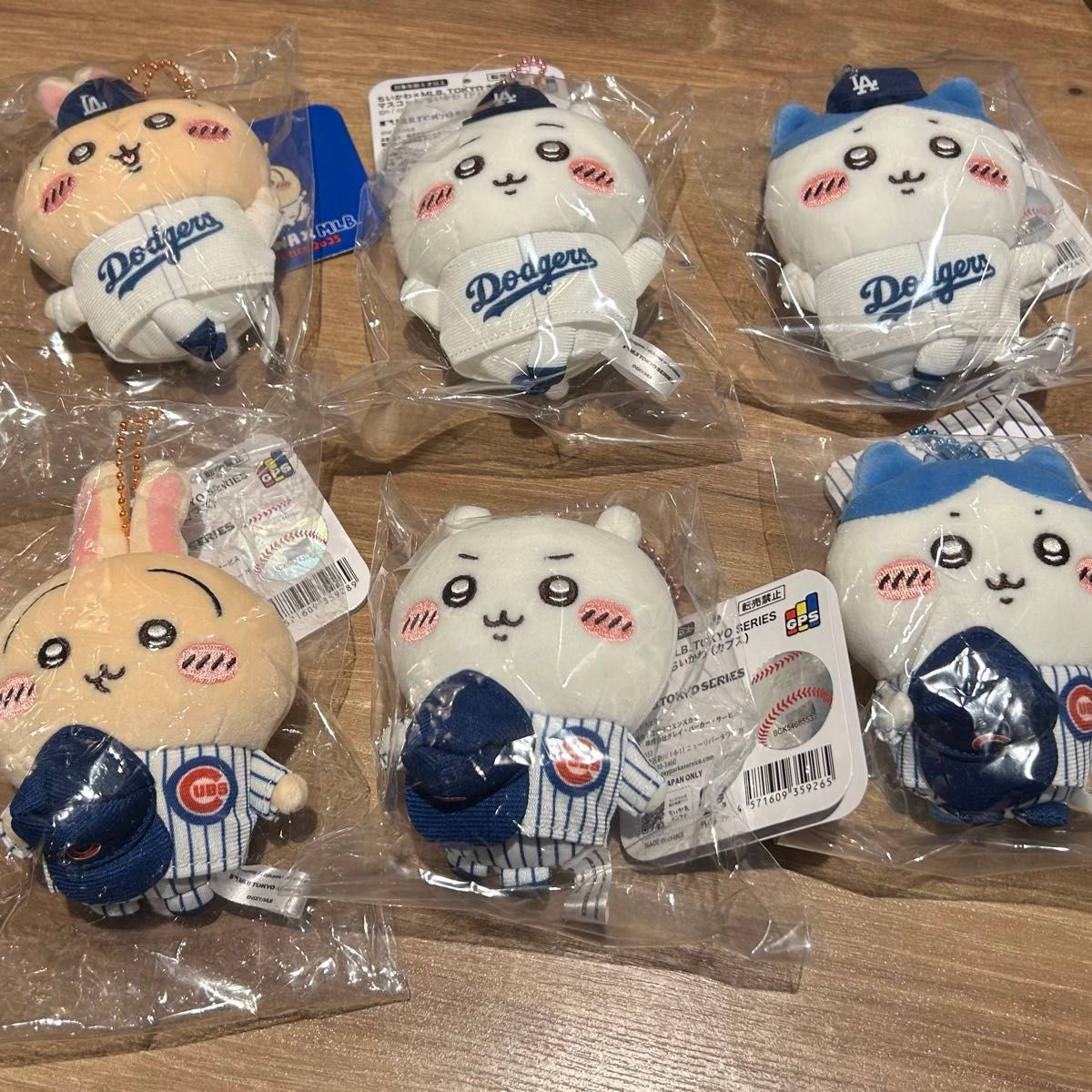 限定品】 ちいかわ×MLB TOKYO SERIESカブス ドジャース 限定品】 ちいかわ×MLB TOKYO SERIESカブス ドジャース