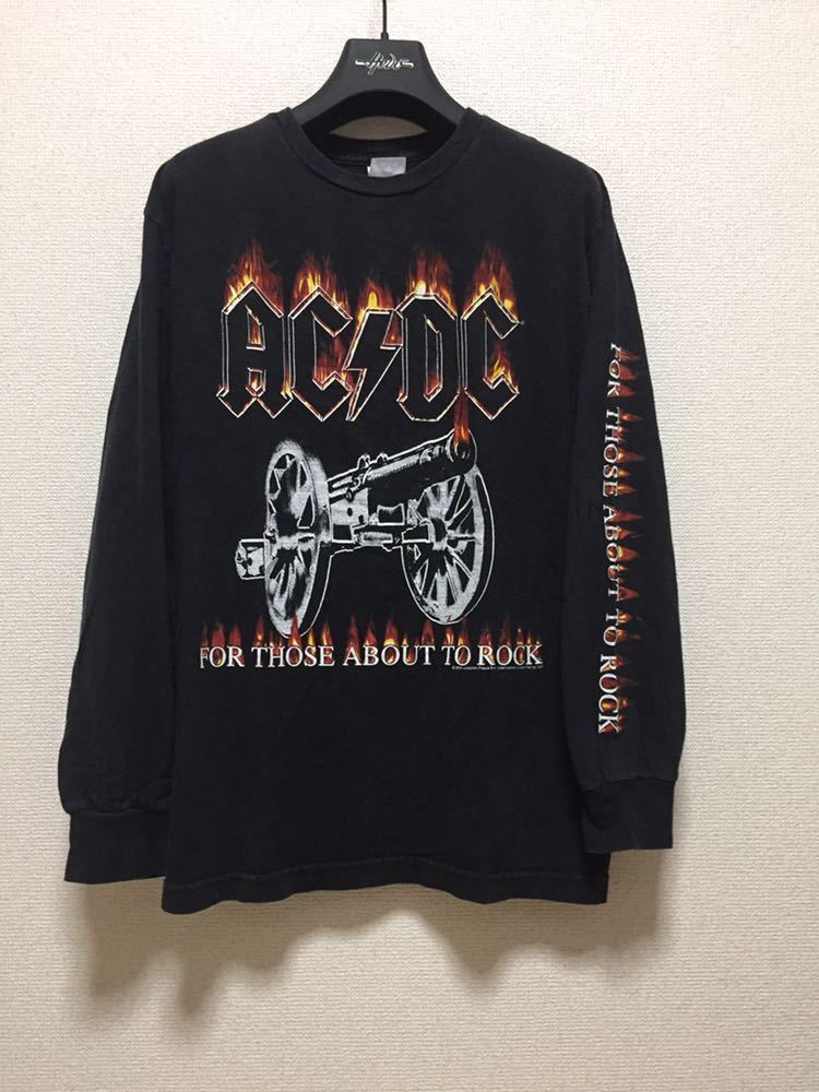 USA古着 AC/DC 2004 エーシーディーシー バンドTシャツ 長袖Tシャツ ロンT 袖プリ ファイヤー M 黒_画像1