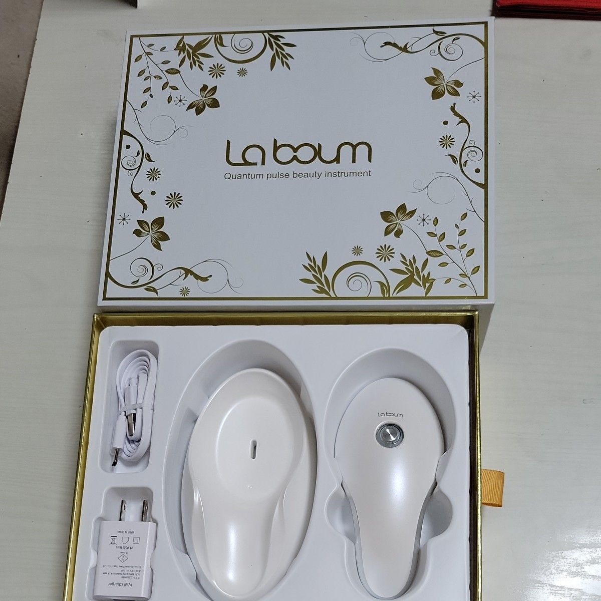 【新品未使用】ME La boum ラボン LA-02 家庭用美顔器 ME LA BOUM ラボン 美顔器 美顔器