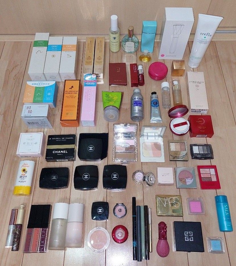 CHANEL ジルスチュアート デパコス 大量 コスメまとめ売り アイシャドウ 新品 美品 デパコス 多数 コスメ 化粧品 大量 セット まとめ売り