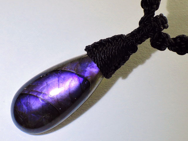 * purple pink Rav lado light *11ct* natural stone . ash length stone * hand made black mak lame braided * necklace pendant *kamesan