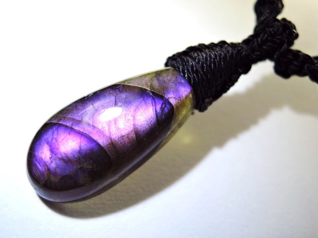 * purple pink Rav lado light *11ct* natural stone . ash length stone * hand made black mak lame braided * necklace pendant *kamesan