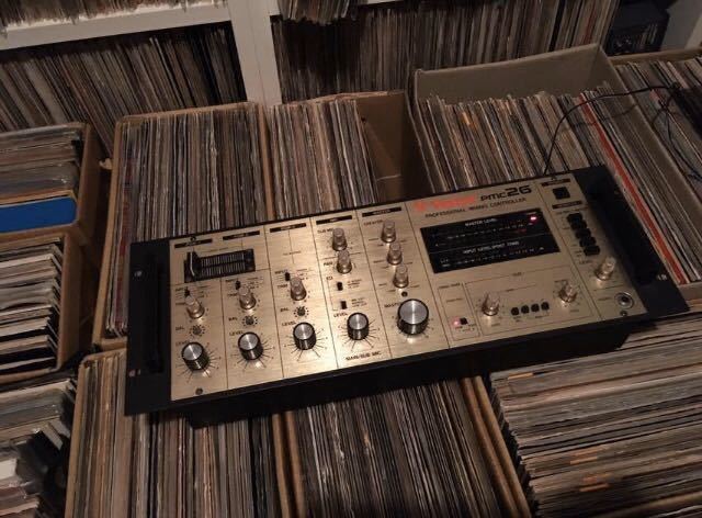 be start ksVestax PMC26 Vintage mixer 