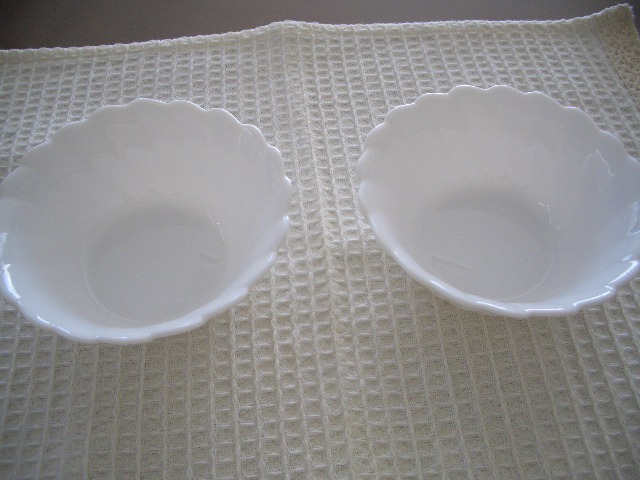 中古 美品 ヤマザキ春のパンまつり 白いファンタジーボール 1994年 2枚セット 白い皿 アルクフランス社製 _画像1