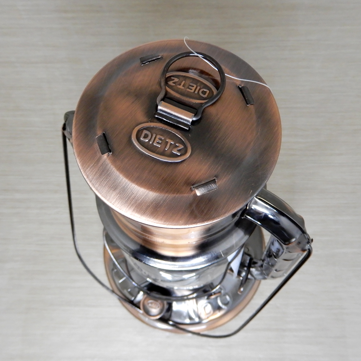 替芯2本付【送料無料】新品 Dietz #8 Air Pilot Oil Lantern - Bronze 【日本未発売】 ◇デイツ No.8 ブロンズ 青銅 ハリケーンランタン 銅 8