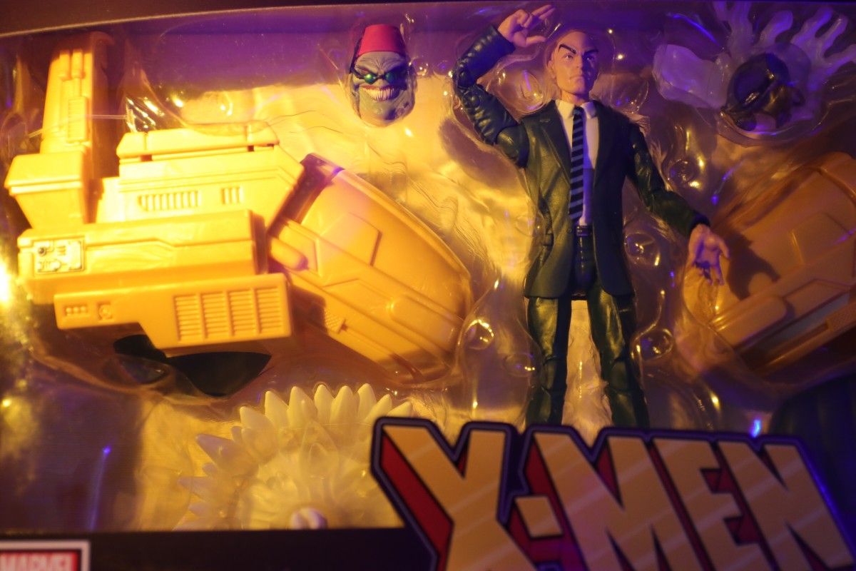 Xmenマーベル・レジェンドシ プロフェッサーXホバーチェアとBAF Xmenマーベル・レジェンドシ プロフェッサーXホバーチェアとBAF