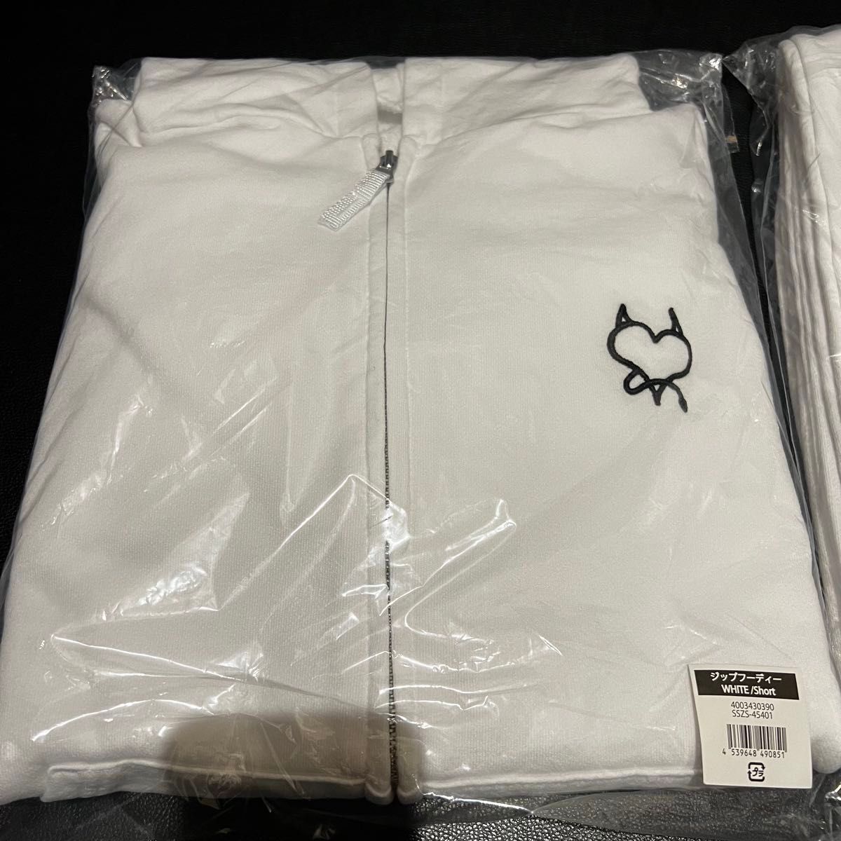 BABYMONSTER ベビモン ジップフーディー パーカー white|Yahoo BABYMONSTER ベビモン ジップフーディー パーカー white|Yahoo