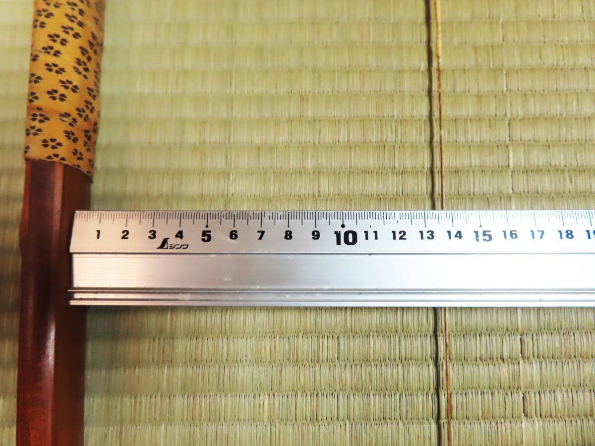 弓道 弓 和弓 竹弓 在銘 丸目敬次 並寸 全長約220cm 重量約573g 弓道 弓 和弓 竹弓 在銘 丸目敬次 並寸 全長約220cm 重量約573g
